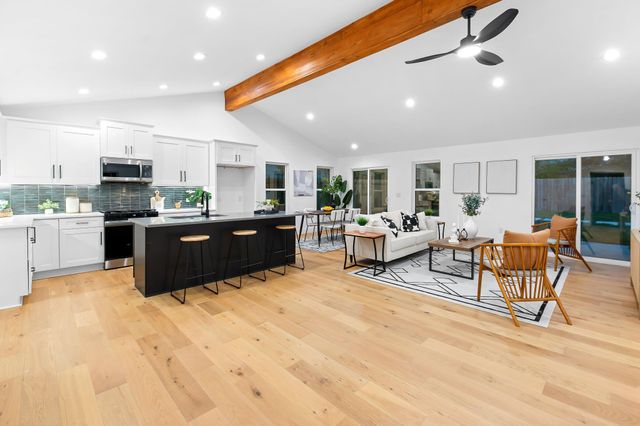 8305 Briarwood LN, Austin, TX 78757