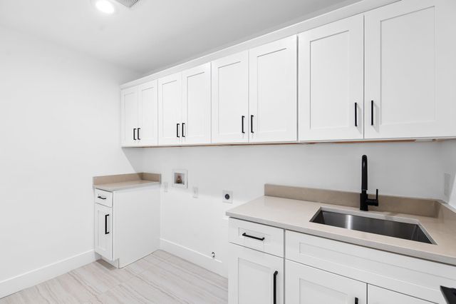 8305 Briarwood LN, Austin, TX 78757