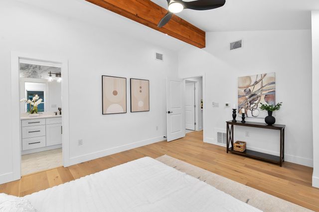 8305 Briarwood LN, Austin, TX 78757