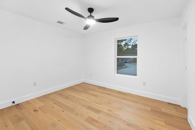 8305 Briarwood LN, Austin, TX 78757