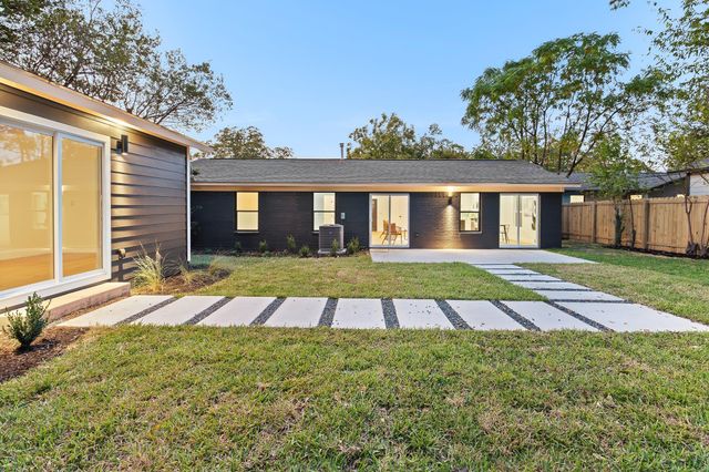 8305 Briarwood LN, Austin, TX 78757