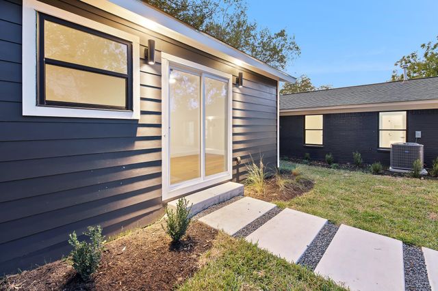 8305 Briarwood LN, Austin, TX 78757