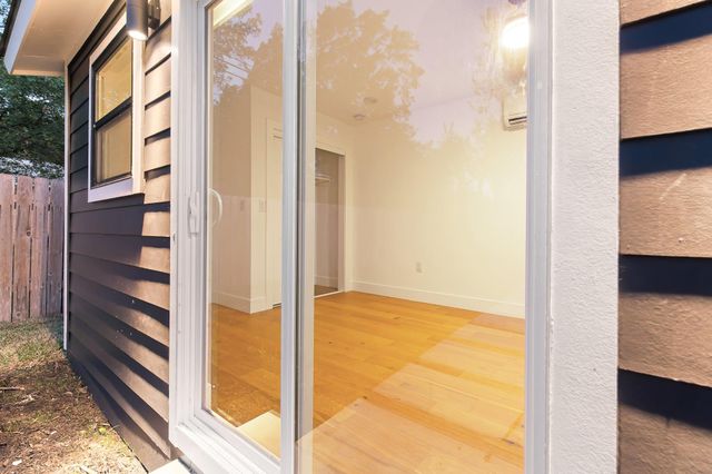 8305 Briarwood LN, Austin, TX 78757