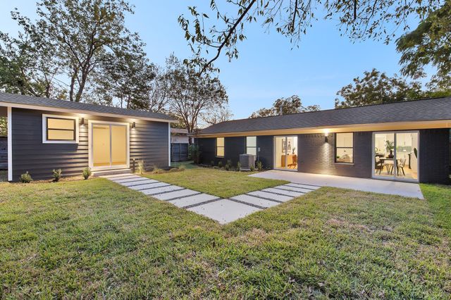 8305 Briarwood LN, Austin, TX 78757