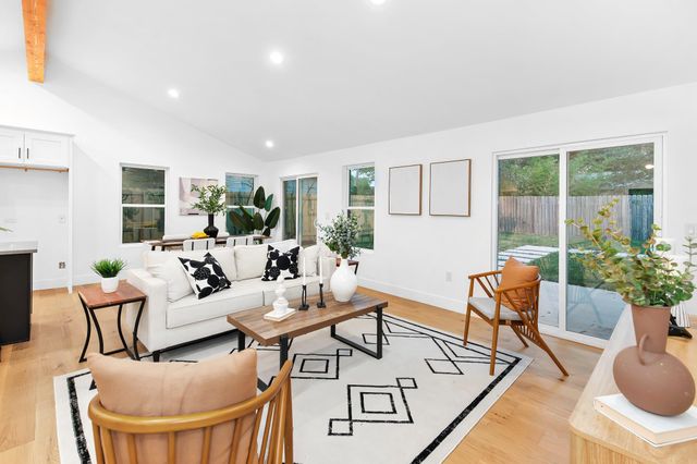 8305 Briarwood LN, Austin, TX 78757