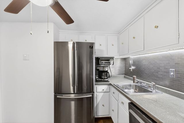 625 W Lowell Ave 3, Haverhill, MA 01832