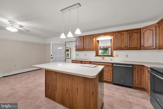 654 WOODLAWN DR, Lebanon, PA 17042
