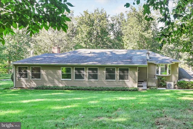 654 WOODLAWN DR, Lebanon, PA 17042