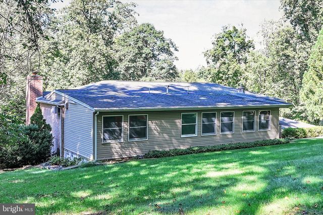 654 WOODLAWN DR, Lebanon, PA 17042