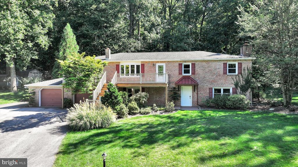 654 WOODLAWN DR, Lebanon, PA 17042