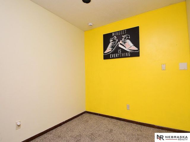 4955 Lakeshore Drive, Omaha, NE 68135