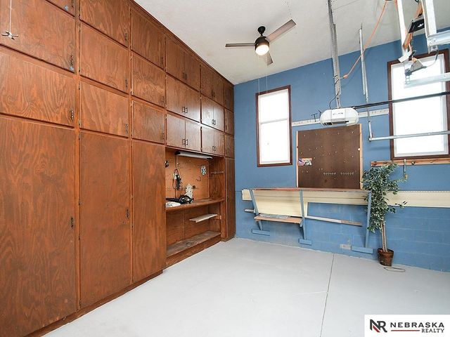 4955 Lakeshore Drive, Omaha, NE 68135