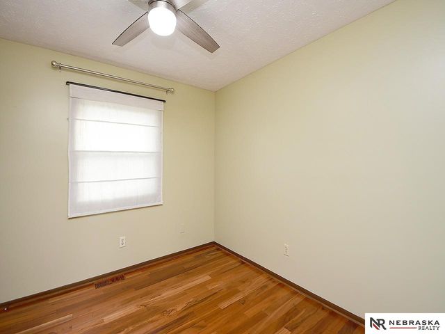 4955 Lakeshore Drive, Omaha, NE 68135