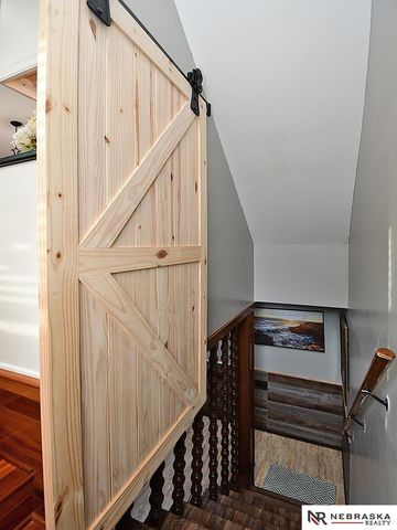 4955 Lakeshore Drive, Omaha, NE 68135