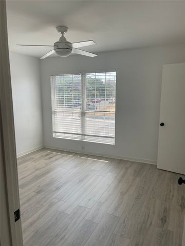 321 E 8th Street 218, Dallas, TX 75203