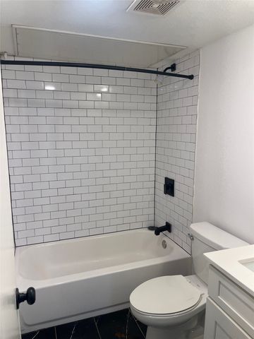 321 E 8th Street 218, Dallas, TX 75203
