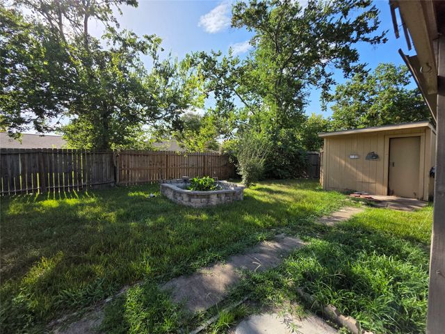 16722 Ribbonridge Drive, Sugar Land, TX 77498