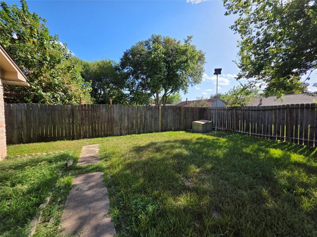 16722 Ribbonridge Drive, Sugar Land, TX 77498