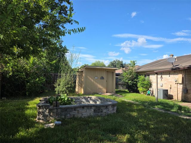 16722 Ribbonridge Drive, Sugar Land, TX 77498