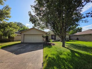 16722 Ribbonridge Drive, Sugar Land, TX 77498
