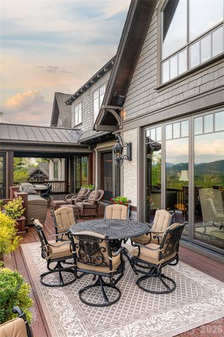 66 N Deerhaven Lane, Asheville, NC 28803