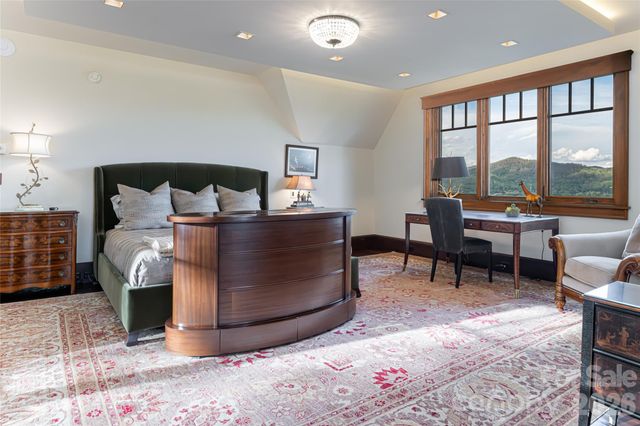 66 N Deerhaven Lane, Asheville, NC 28803