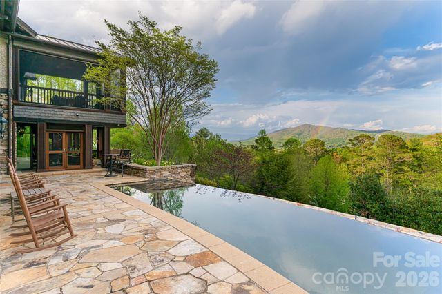 66 N Deerhaven Lane, Asheville, NC 28803
