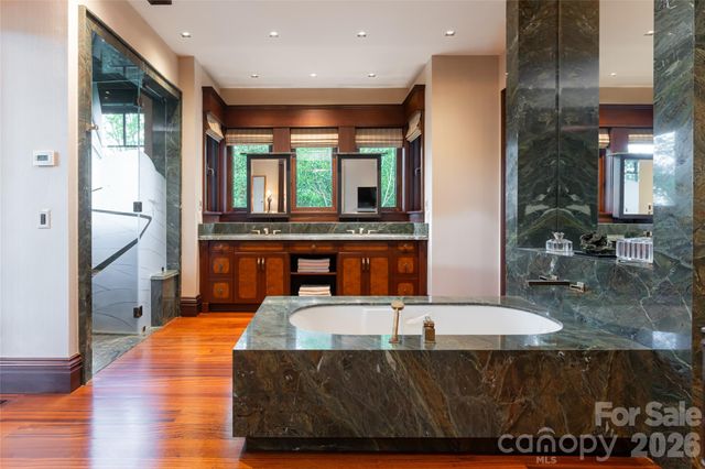 66 N Deerhaven Lane, Asheville, NC 28803