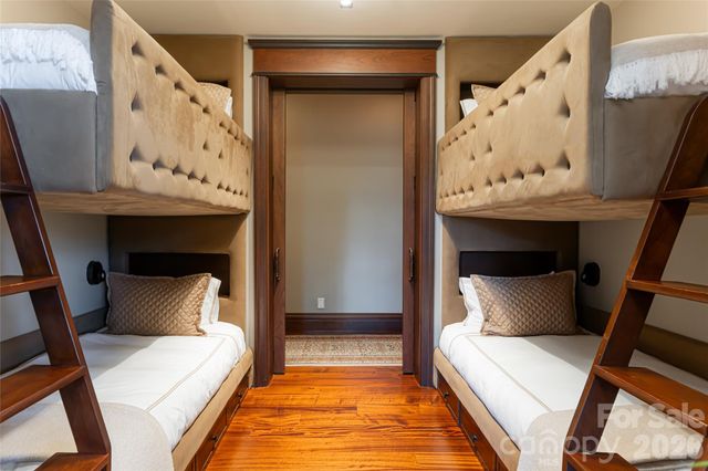 66 N Deerhaven Lane, Asheville, NC 28803