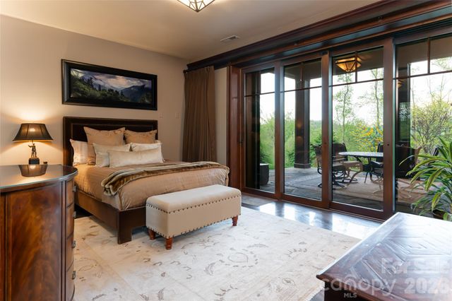 66 N Deerhaven Lane, Asheville, NC 28803