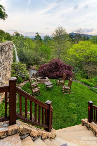 66 N Deerhaven Lane, Asheville, NC 28803