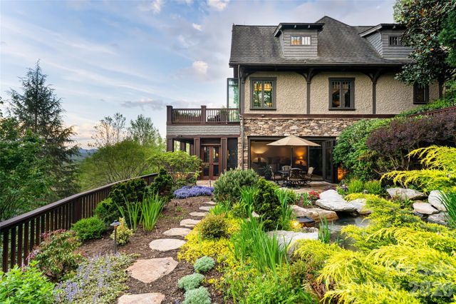 66 N Deerhaven Lane, Asheville, NC 28803