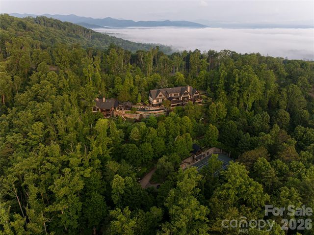 66 N Deerhaven Lane, Asheville, NC 28803