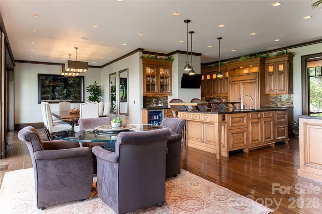 66 N Deerhaven Lane, Asheville, NC 28803