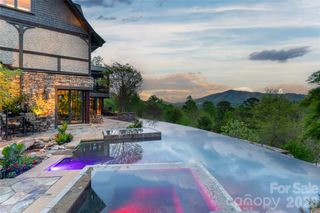 66 N Deerhaven Lane, Asheville, NC 28803