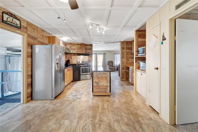 1409 RIDGE ROAD, Tavares, FL 32778