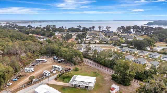 1409 RIDGE ROAD, Tavares, FL 32778