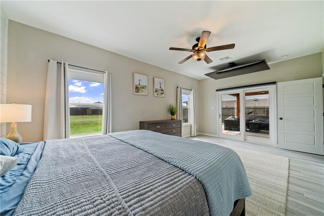 2126 Shoreline Vista Dr, Corpus Christi, TX 78418