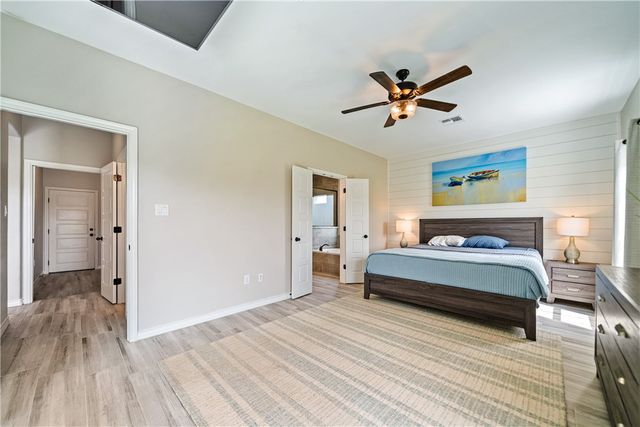 2126 Shoreline Vista Dr, Corpus Christi, TX 78418