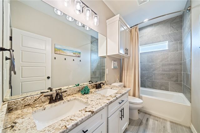 2126 Shoreline Vista Dr, Corpus Christi, TX 78418