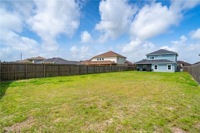 2126 Shoreline Vista Dr, Corpus Christi, TX 78418