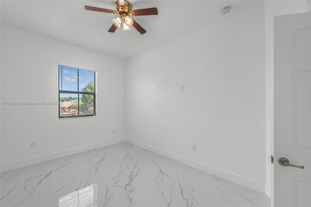 642 SE 37th Pl, Homestead, FL 33033