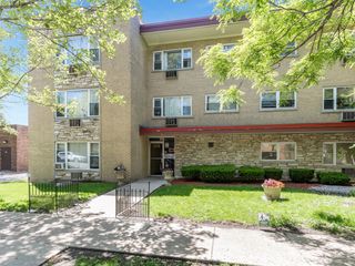 415 S Maple Avenue 601, Oak Park, IL 60302