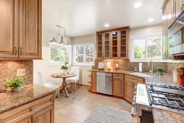 2780 63rd St, Sacramento, CA 95817