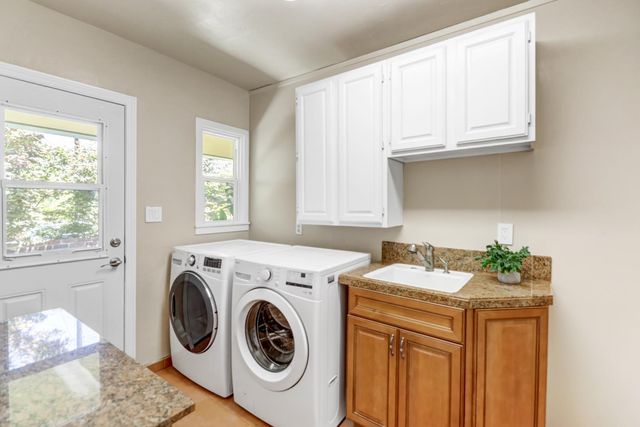 2780 63rd St, Sacramento, CA 95817