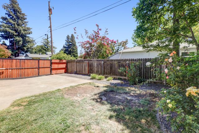 2780 63rd St, Sacramento, CA 95817