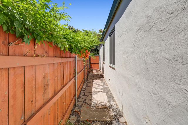 2780 63rd St, Sacramento, CA 95817