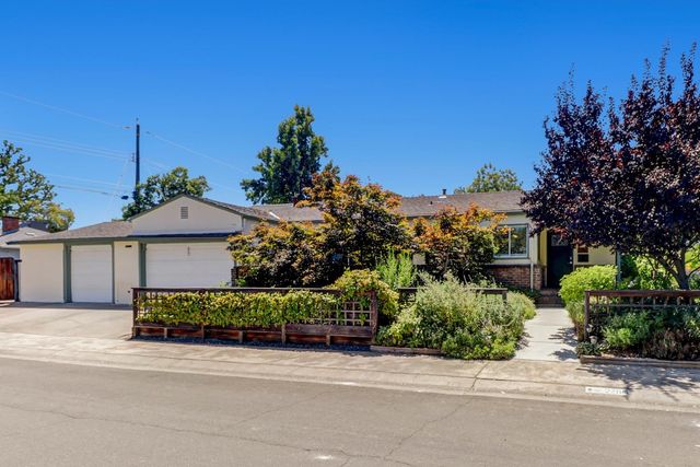 2780 63rd St, Sacramento, CA 95817