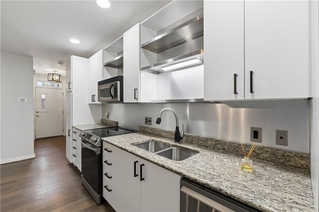 1356 Rietveld Row NW, Atlanta, GA 30318