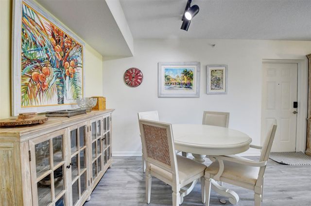 704 Villa Circle 704, Boynton Beach, FL 33435